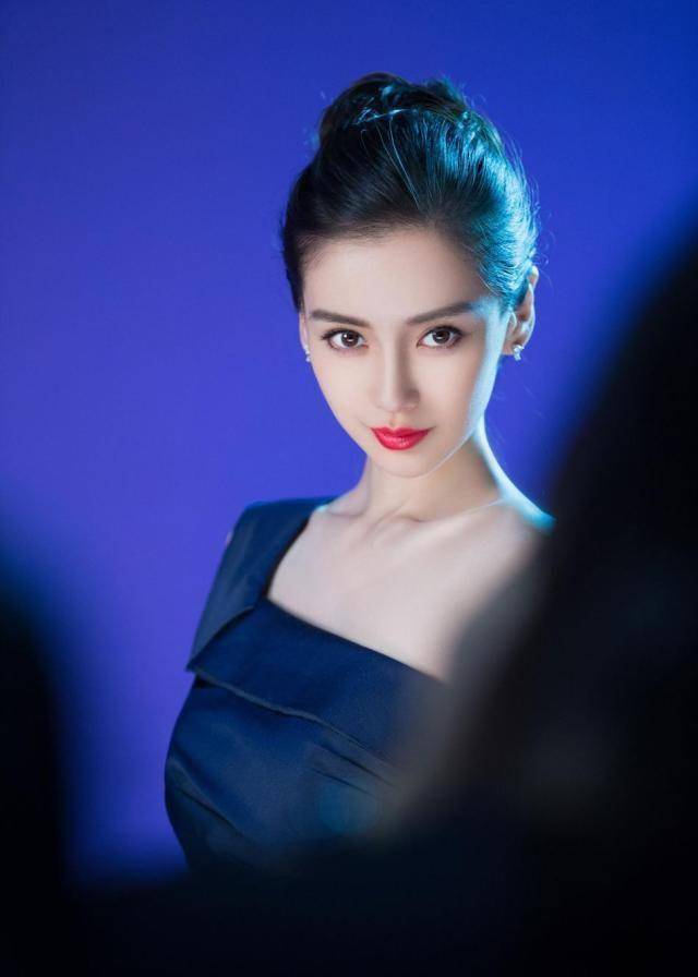 angelababy深夜发悲伤微博,事业受挫还是感情受伤?