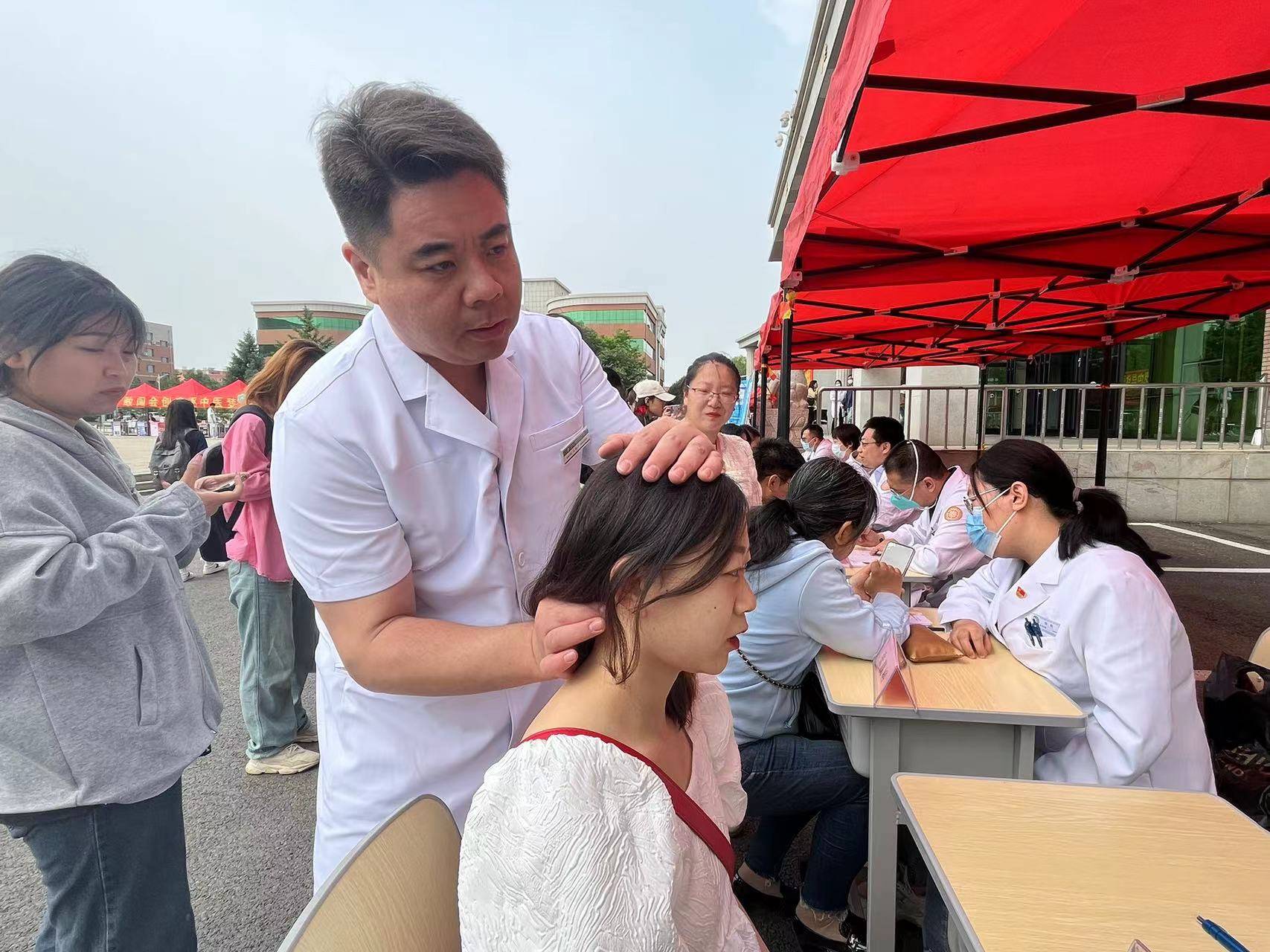 长春中医药大学举办中医药文化节暨校园开放日活动