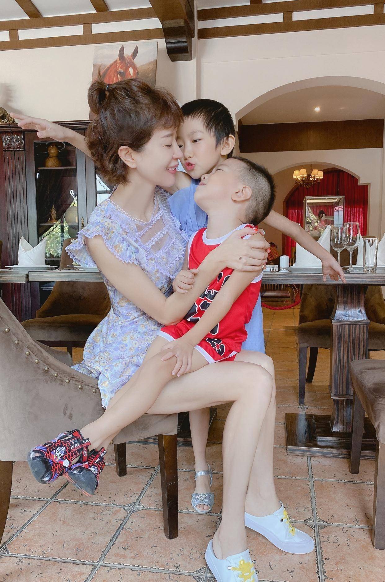 张国立是康熙专业户,王刚是和珅专业户,那金巧巧也可以称为公主专业户