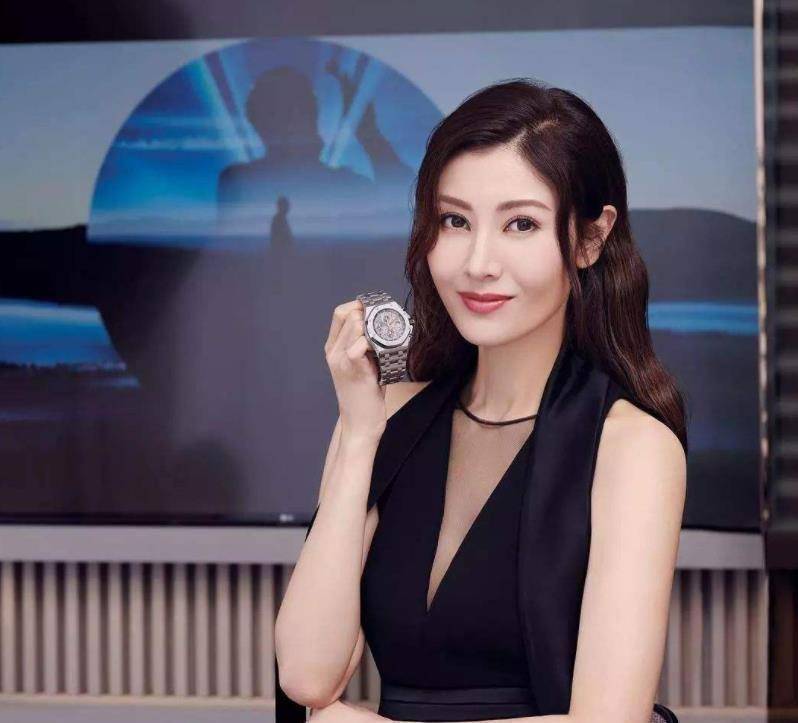 不过也有人认为,认为李嘉欣复出,不一定能达到别的港姐的高度,毕竟