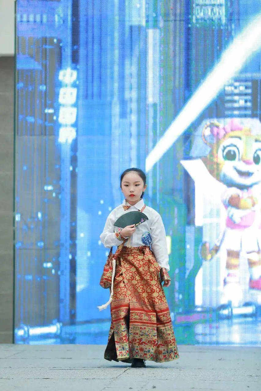 张艺宸|受邀担任2023完美童模潍坊赛区形象代言人_总决赛_少儿_中国