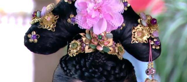 扒一扒多情江山中8款精美雅致的旗头,你能将其和人名对号入座吗_妃子