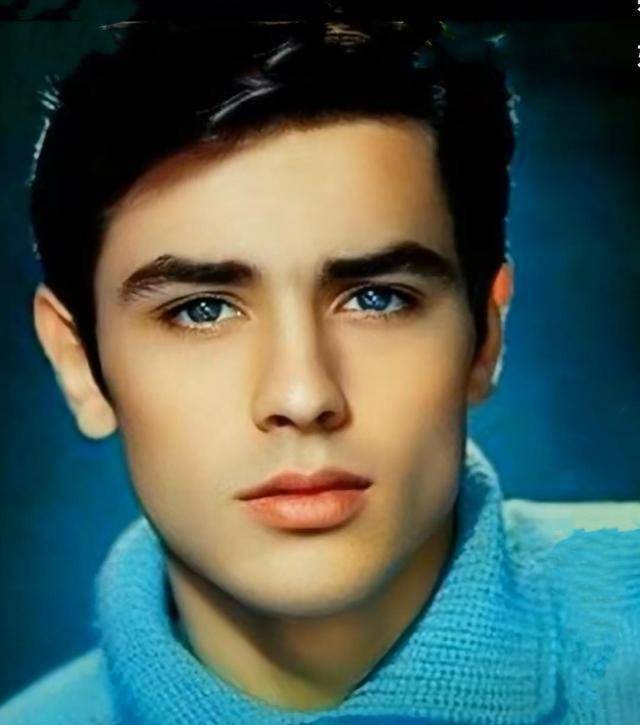 阿兰德龙年轻时确实很帅,可惜太花心了_罗密·施奈德_安东尼_娜塔莉