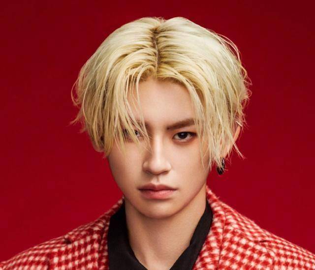 不过,从这一次他们学校的毕业典礼,网友已经可以想象王琳凯毕业时的