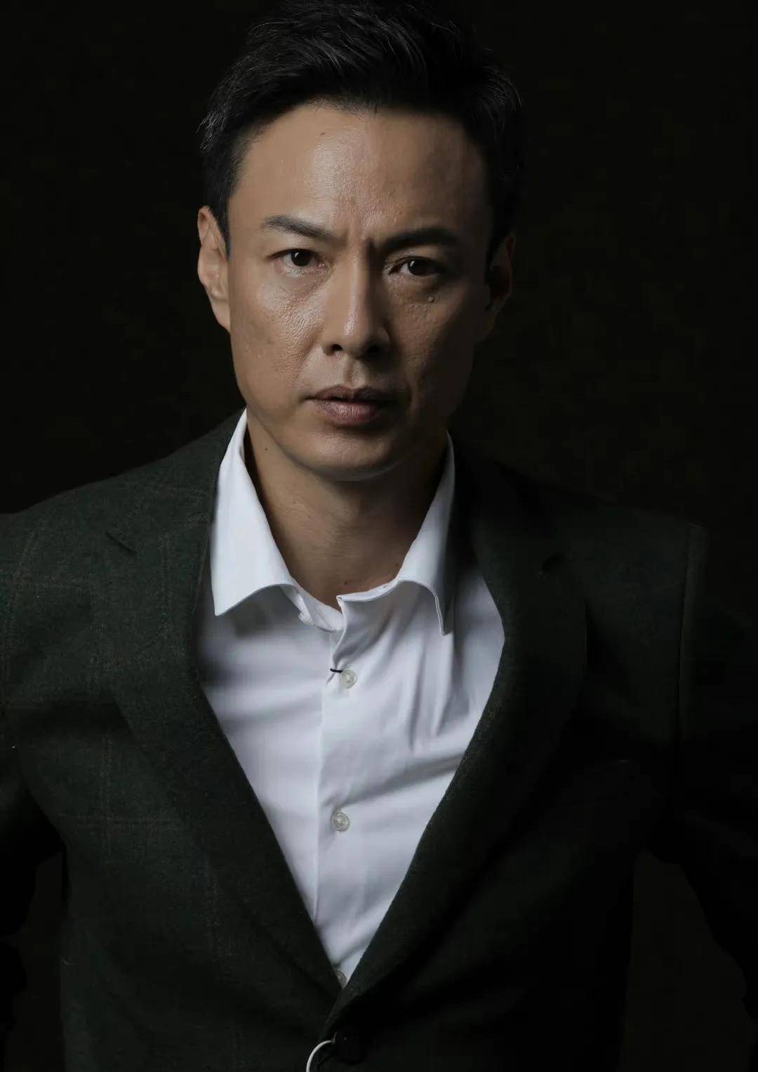 演员朱铁:娶圈外妻子叶亮,钱也归她管,一心一意爱了12年_衣服_朋友