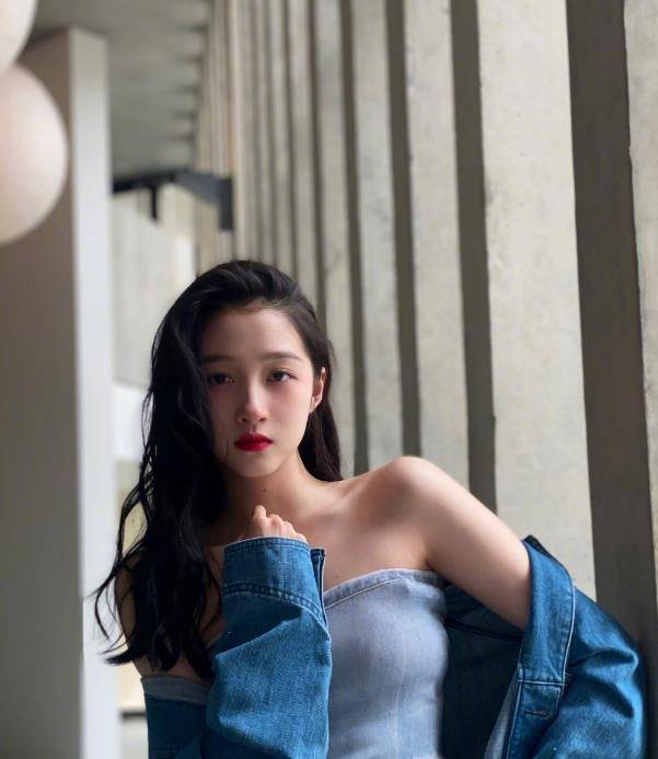 三大顶流小花:关晓彤,欧阳娜娜和鞠婧祎,谁的路人缘更好?