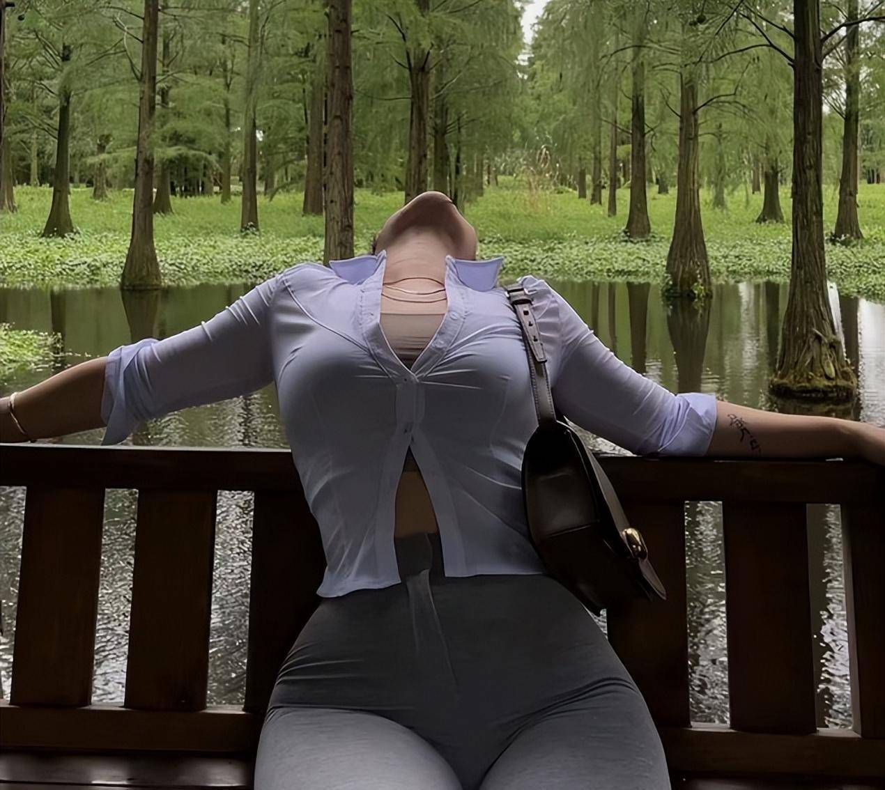 上海「肉汁正妹」巨乳肥臀!