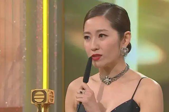 tvb颁奖礼现场:林夏薇视后谭俊彦视帝,陈自瑶首次拿奖彻底翻身_奖项