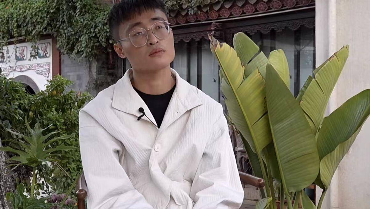 江西男孩被拐,找到时戴10万名表养父身资产过亿,他选择回家吗?