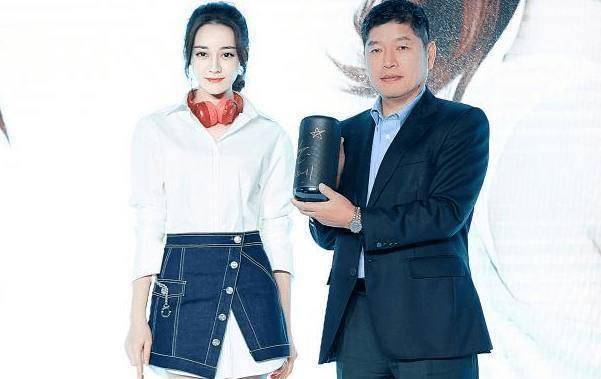 热巴在鹿彤恋后首次更博会引来骂战,没曾想留言很一致_祝福_索尼_鹿晗