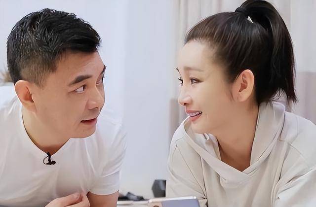 她还不敢表现出来,害怕给他添麻烦.