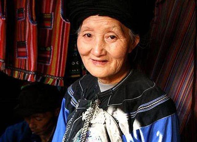 她是中国最后一位压寨夫人,16岁嫁匪首生8子,容貌惊艳不输明星_张平