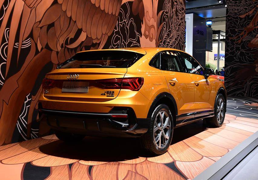 出厂配rs速燃套件,内饰全面进化!2023款"奥迪q3"轿跑版上市!