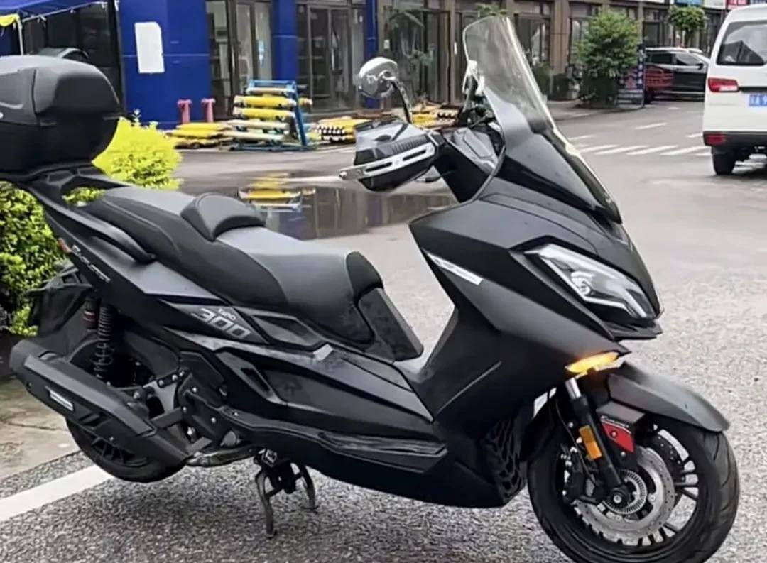 台荣300踏板车!经典时尚造型,你喜欢这款车型吗?_搜狐汽车_搜狐网