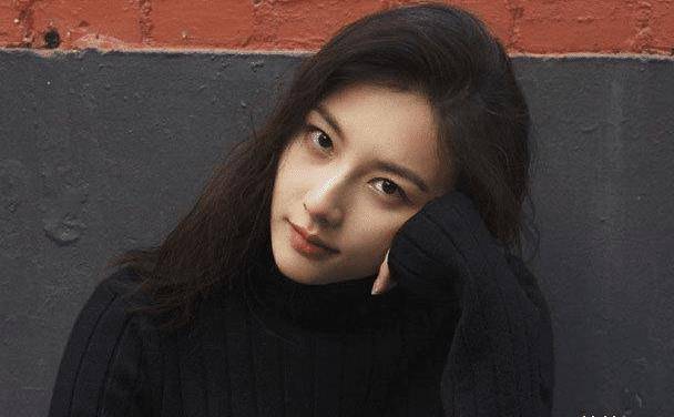 参演过《大秦赋》的陈米麒,模特出道演技出色,穿搭