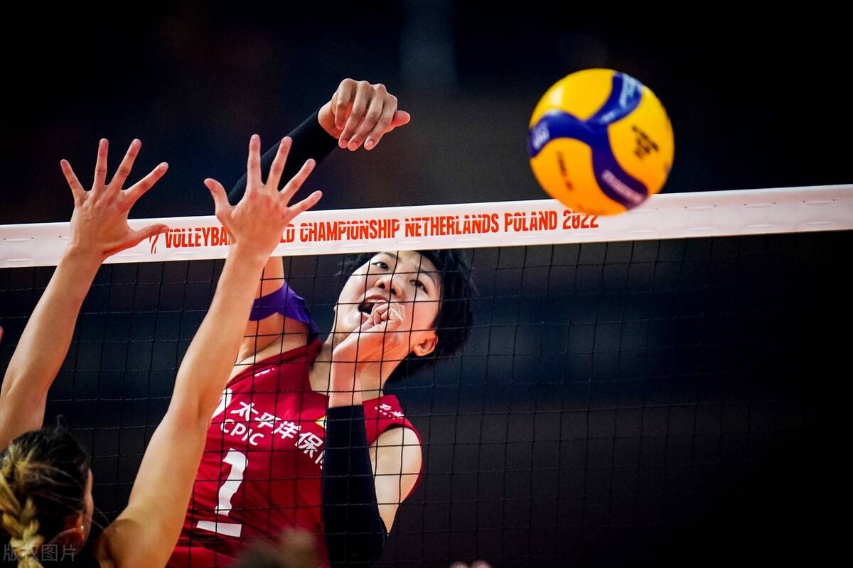 巴西球迷一边倒看衰主队,蔡斌双喜临门争首胜_中国女排_比赛_对手