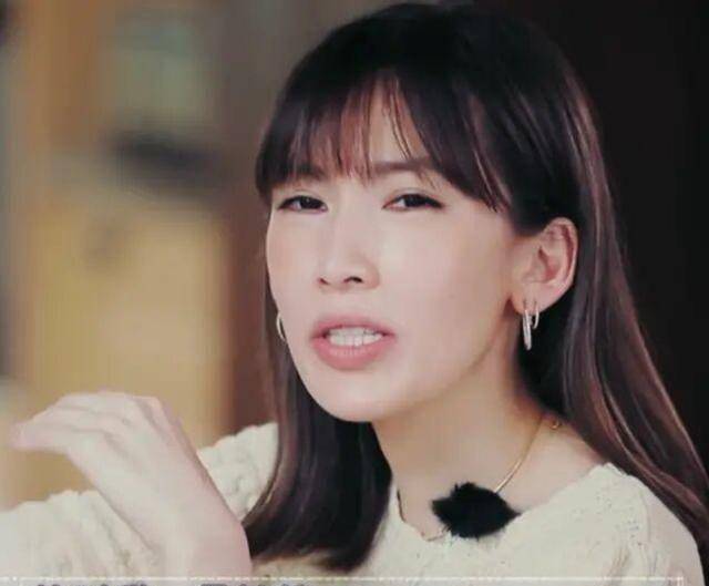 同样的问题,陈若仪回答果断简洁两字"没有",夫妻之间的默契跑哪去了呢