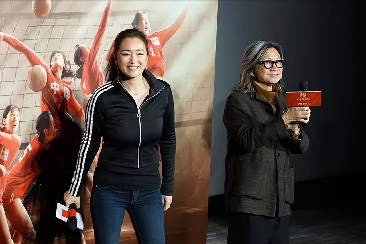 巩俐与郭晶晶同台出席晚宴!