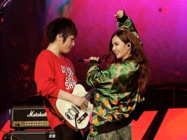 蔡依林要嫁给阿信?这样才对得起那些年暗戳戳秀过的恩爱!