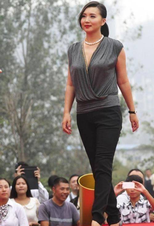 陈好不愧是"万人迷",41岁气质仍温婉迷人,20年来几乎无变化_魅力_下图