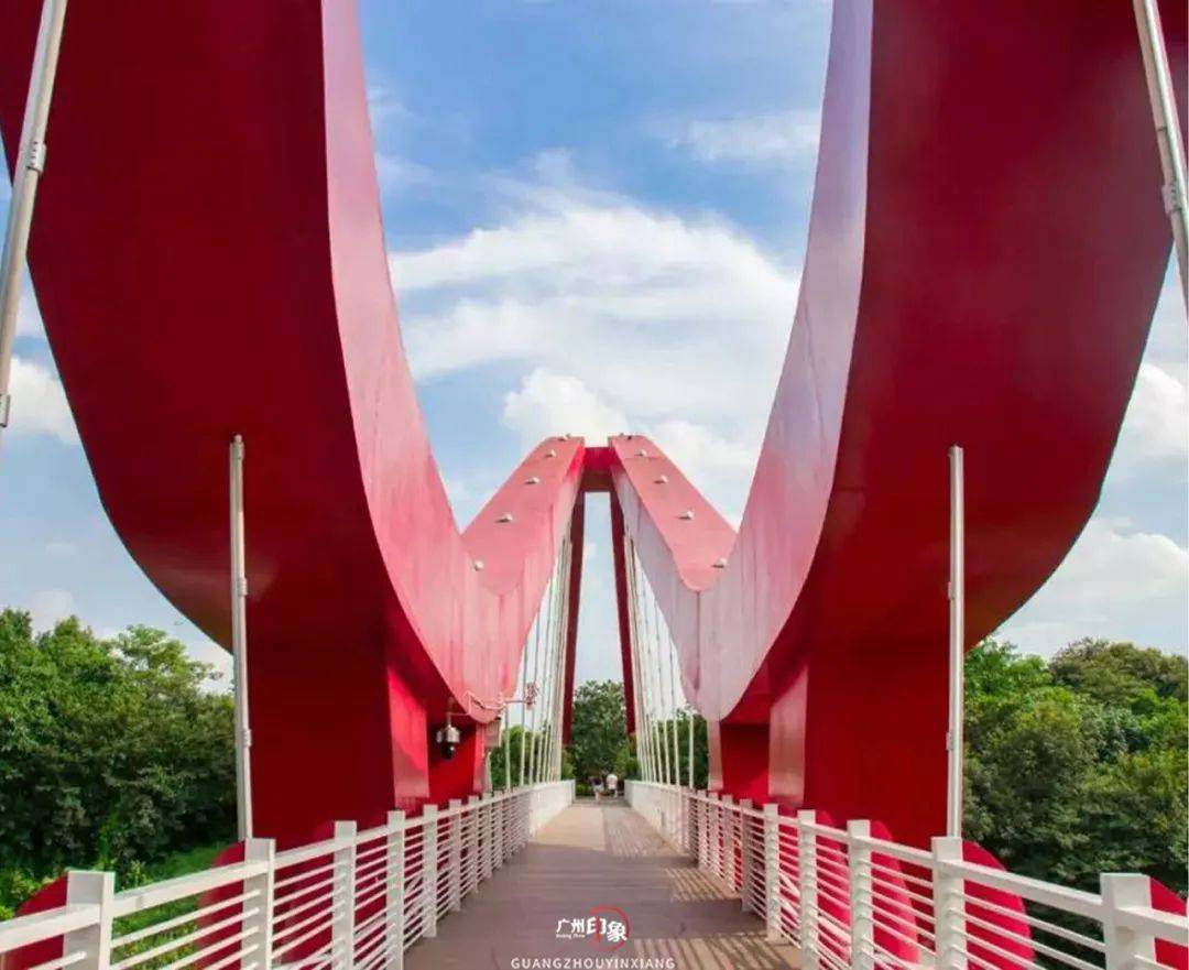 广州6座超美的「人行桥」,藏着你未曾见过的风景_红色_广场_翔桥