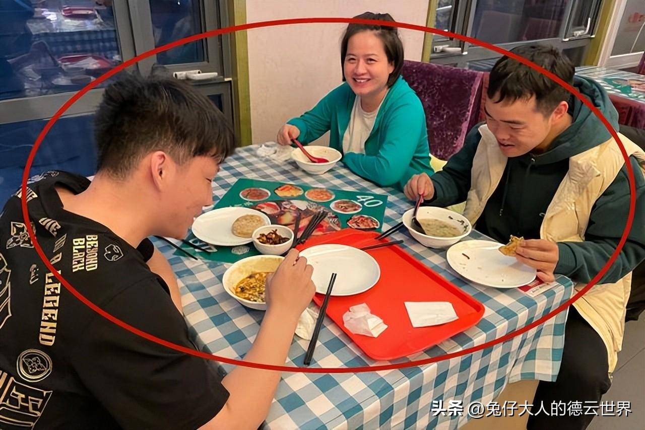 岳云鹏妻子迎来36岁生日,徒弟发文祝贺,尚筱菊表达方式很特别_徐筱竹