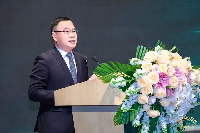 太平洋房屋总经理杨彬出席沪滇新一轮战略合作协议书签订仪式