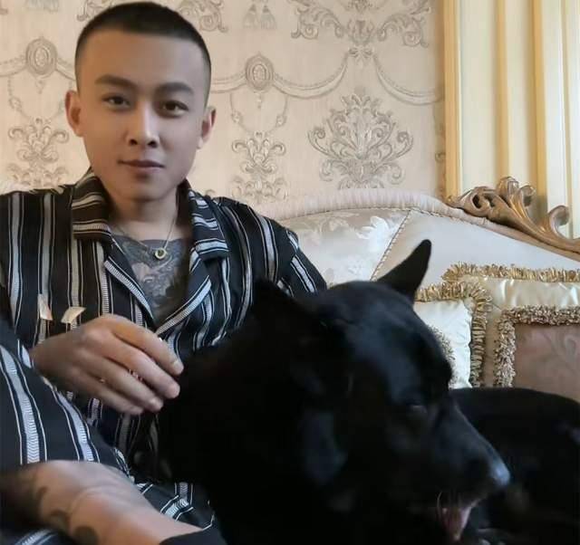 千万级网红"洋洋洋"带10多人约架,网曝最少判五年以下_长春_行为_张德