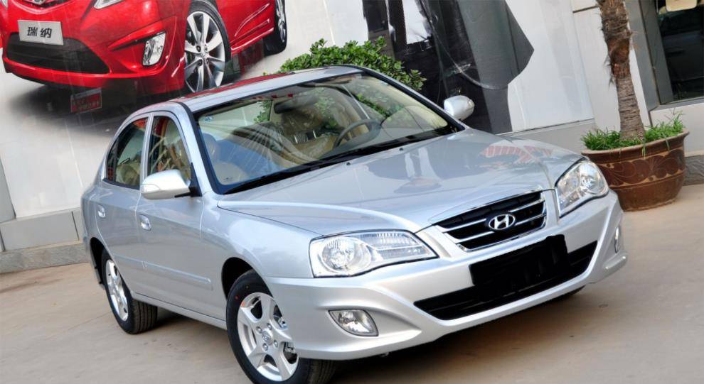 在2010年之前的伊兰特都是这种风格,不同年代款的外观区别主要是进气