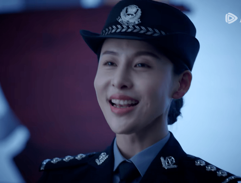 《公诉精英》:忍过了热巴的双眼皮,实在忍不了贾青的整容脸