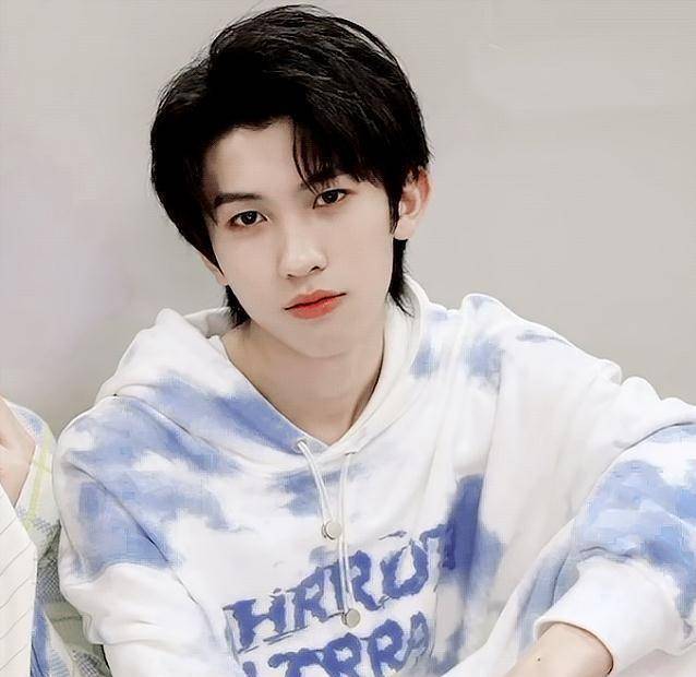 舞蹈老师也来参加选秀了,而参加的也是《创4》,练习生吴海曾经在时代