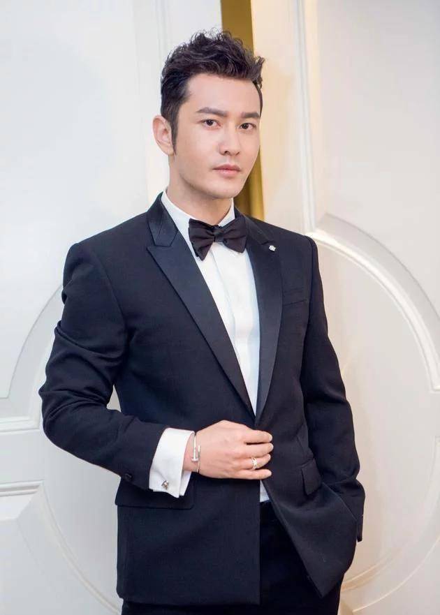 当159cm鞠婧祎撞上155cm郭敬明,仅差4cm,谁谎报身高,一目了然_作品