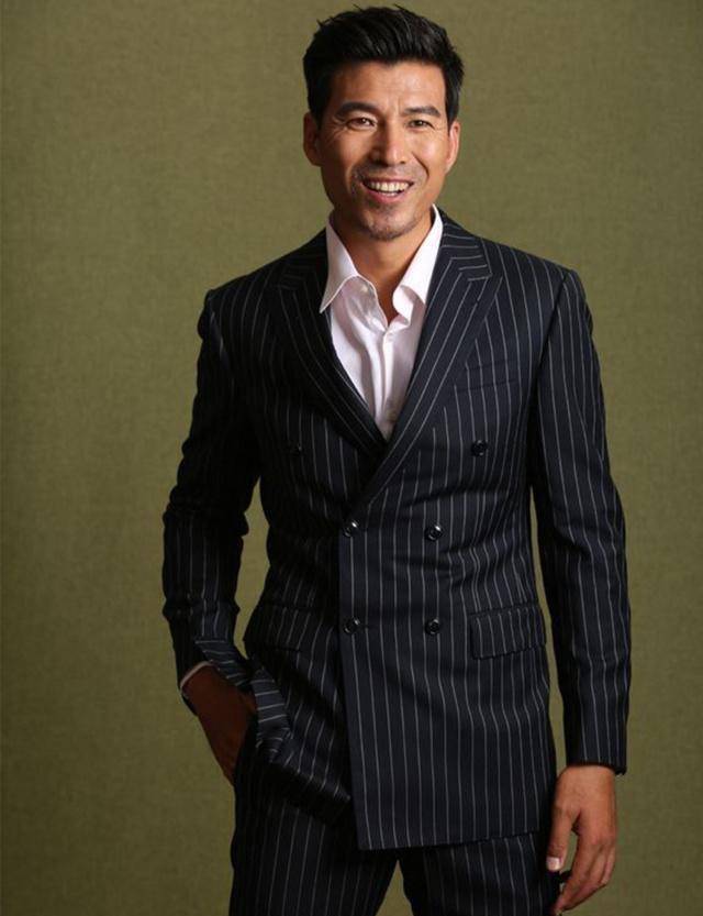 不过不得不说,他曾经也是非常有名气的,同胡兵,郑宇光,李学庆等人,同