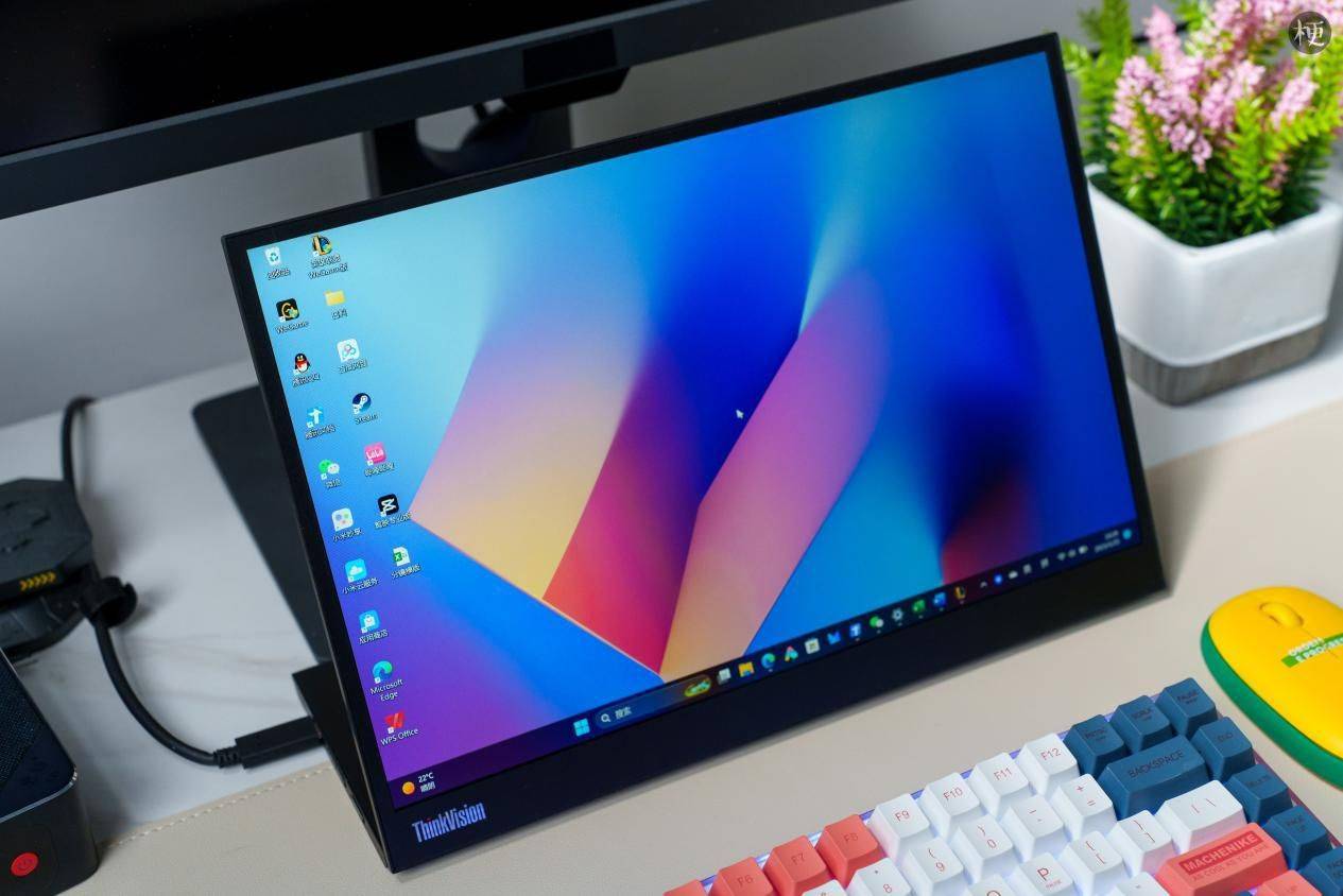 联想的thinkvision m14d便携显示器上手体验_电脑_工作_屏幕