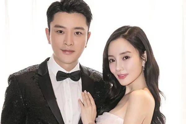 李小璐被曝找贾乃亮复合,贾乃亮会分手90后女友,为了甜馨复婚?