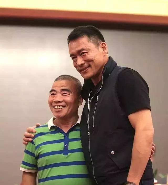 "武大郎"宋文华:矮个男人也有春天,妻子比他高10厘米_身高_水浒传