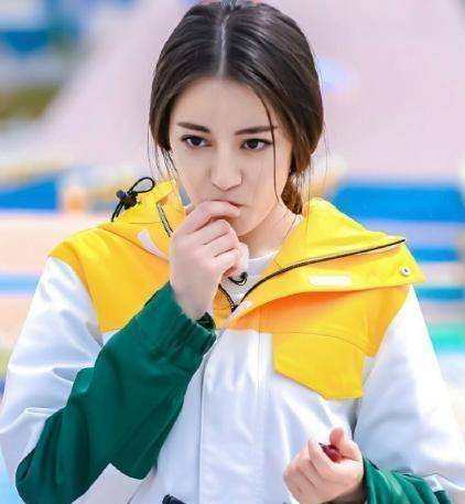 迪丽热巴和鹿晗录节目大吃大喝,和张艺兴却滴水不沾,原因太现实_嘉宾