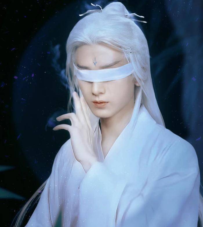 都是白发男神,《山河令》龚俊魅,《琉璃》刘学义傲,他却惹人怜_成毅