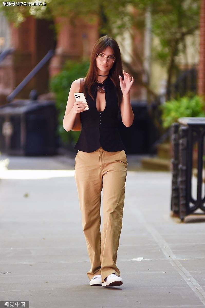 今年三月份,她与流行偶像哈里·斯泰尔斯在东京热吻的视频传到网上