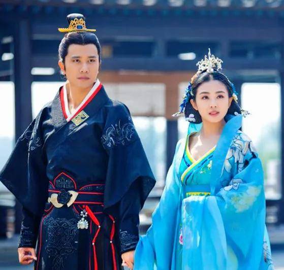 彭冠英:模特出道,被吐槽油腻,与朱一龙是兄弟,38岁还能爆吗?