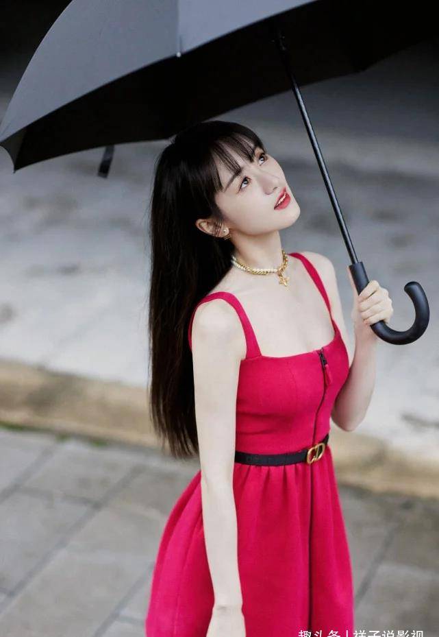 袁冰妍太美了!一袭红裙优雅灵动, 少女般可人!_赵丽颖_活动_气质