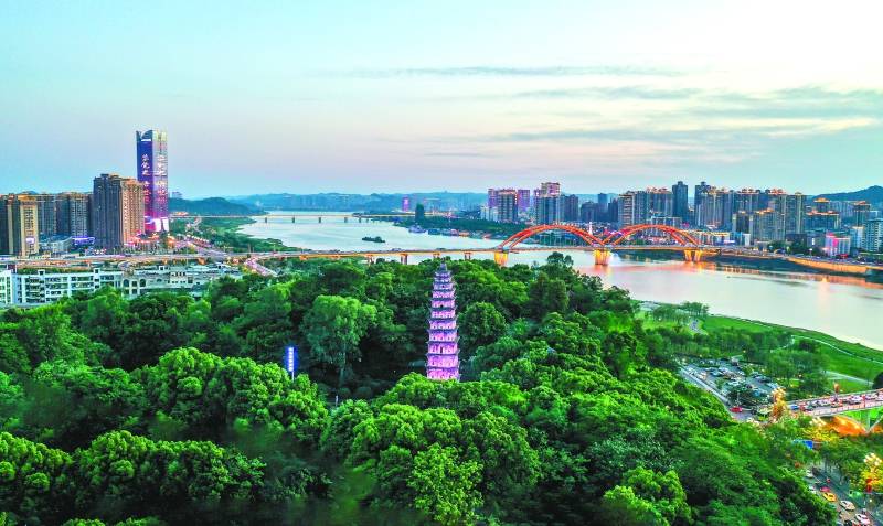 南充白塔:屹立千年的城市地标_景区_历史_旅游