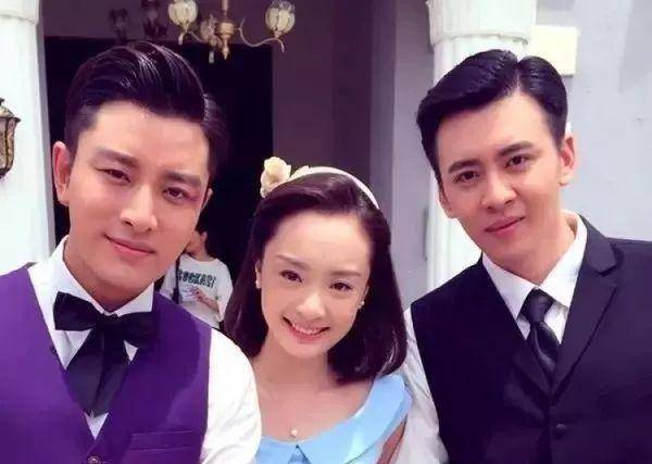 入行抢角傍大叔,秦俊杰的现任才是宝藏_张嘉译_孙铱_李梦为