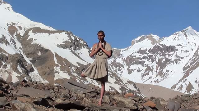 印度瑜伽士在山上修行,师从38位大成就者,年纪轻轻就曾入定13天_普特