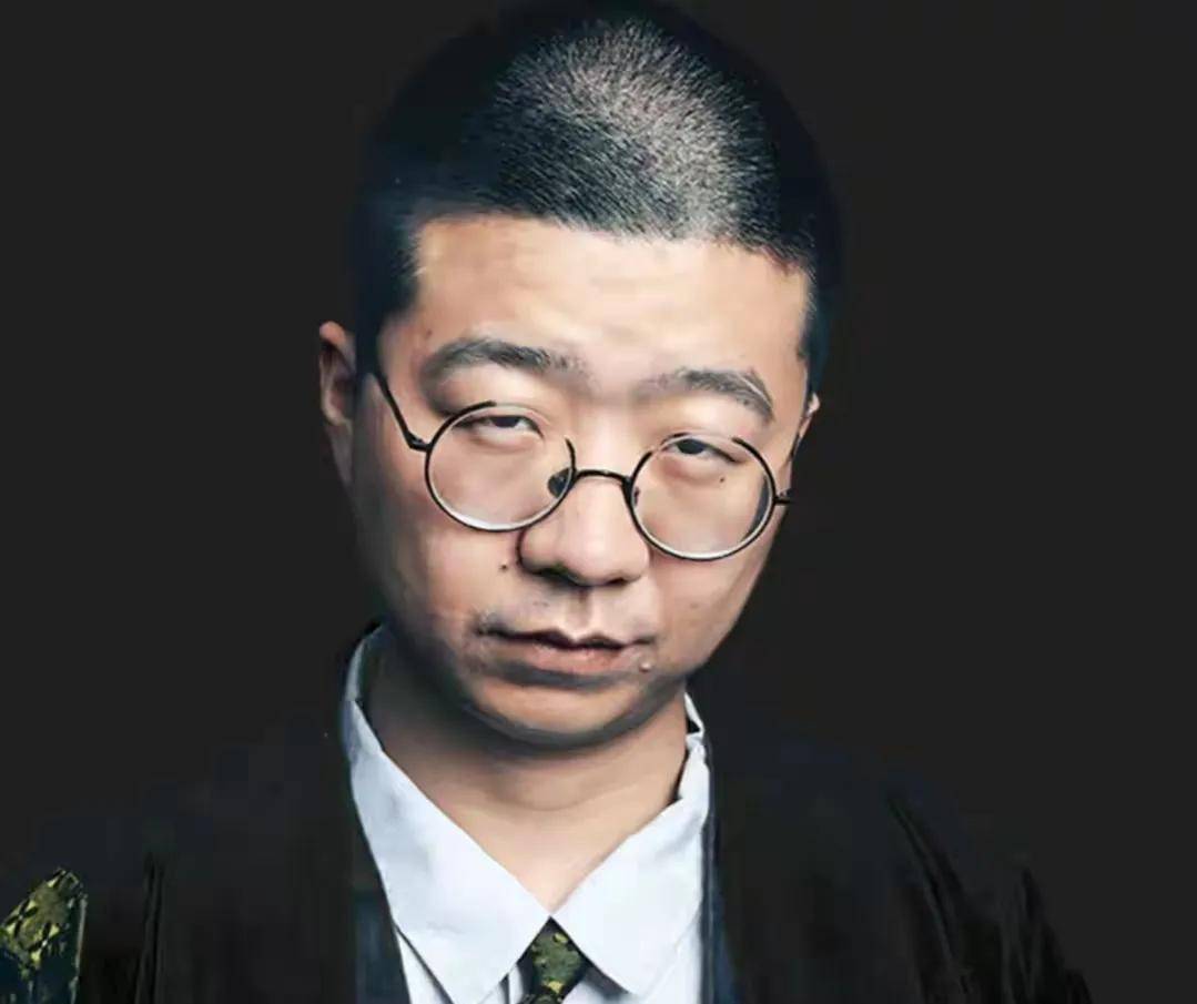 笑果文化出事后,才知道7年前的王自健离开有多明智!_表演_节目_段子