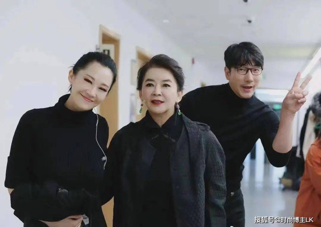 不得不说,许晴和胡慧中同框合照,许晴的