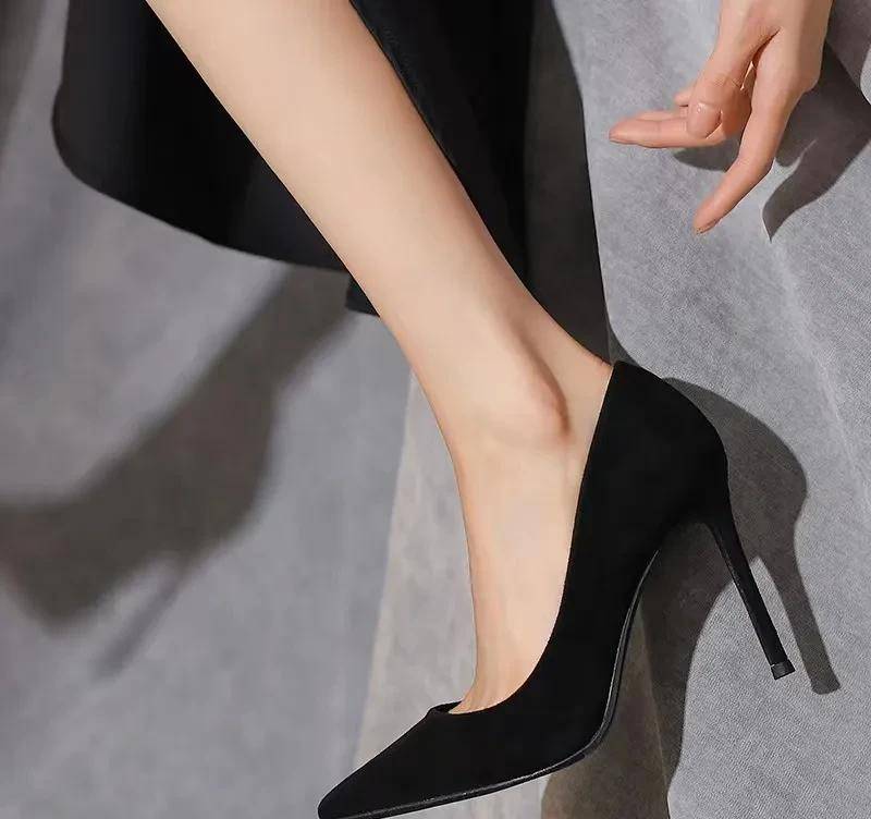 穿高跟鞋的女人格外迷人,为你带来高跟鞋时尚指南_气质_脚型_鞋子