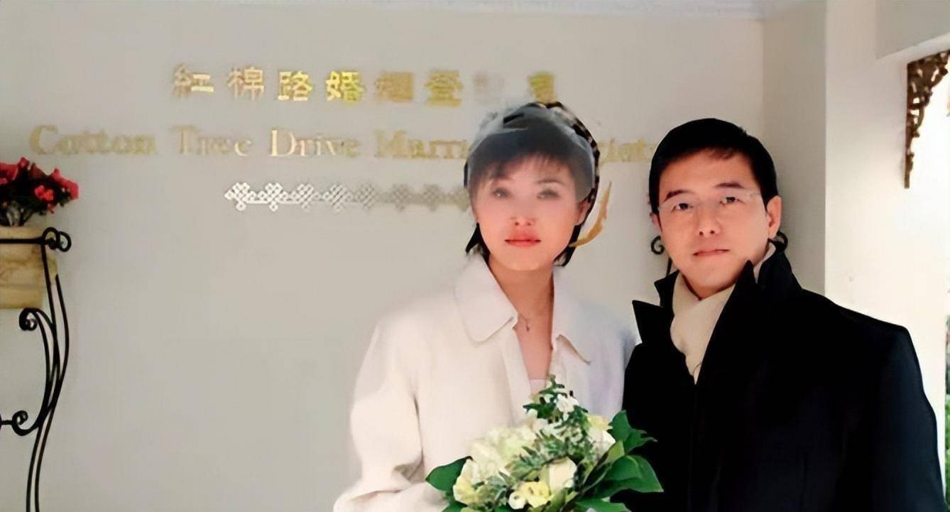 粉红女郎男人婆扮演者,嫁给了余罪里的傅国生,婚后生活如何?