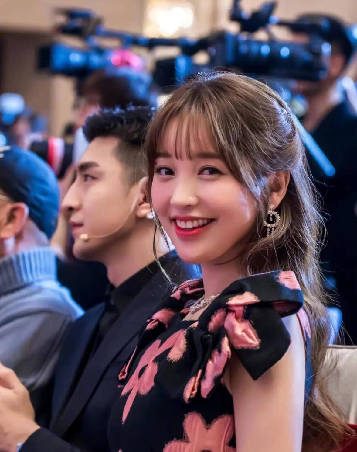 一个生日,娱乐圈中的人情冷暖,在39岁金莎身上体现得淋漓尽致_事业