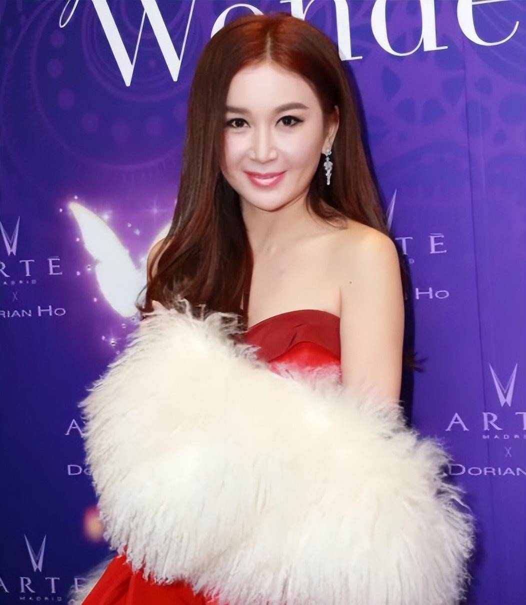 温碧霞嫁富商老公十年后,哭着对老公说:分手吧,我生不了孩子_成功_小